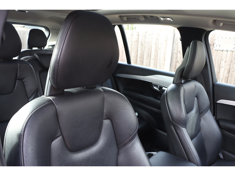 Volvo 2.0H T8 TWIN ENGINE 9.2KWH MOMENTUM SUV 5DR PETROL PLUG-IN HYBRID 4WD AUTO 7 SEATER SUNROOF HEATED SEATS SAT NAV APPLE CARPLAY ONLY 79000 MILES FSH 72-74 Mitcham Road