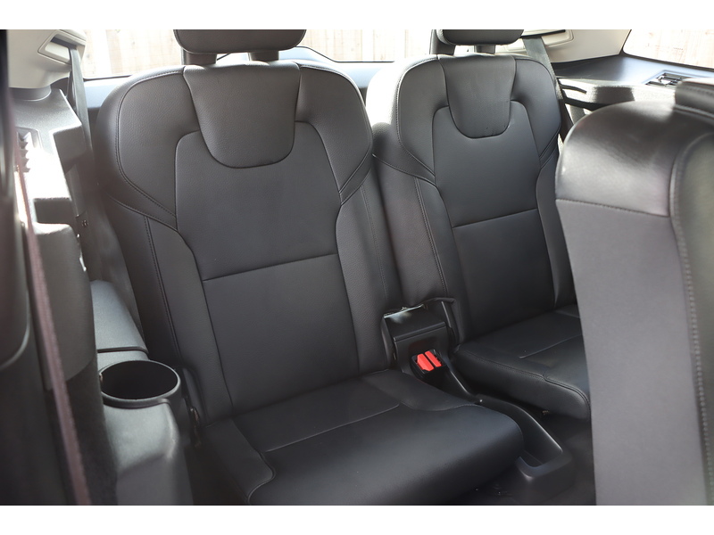 Volvo 2.0H T8 TWIN ENGINE 9.2KWH MOMENTUM SUV 5DR PETROL PLUG-IN HYBRID 4WD AUTO 7 SEATER SUNROOF HEATED SEATS SAT NAV APPLE CARPLAY ONLY 79000 MILES FSH 72-74 Mitcham Road