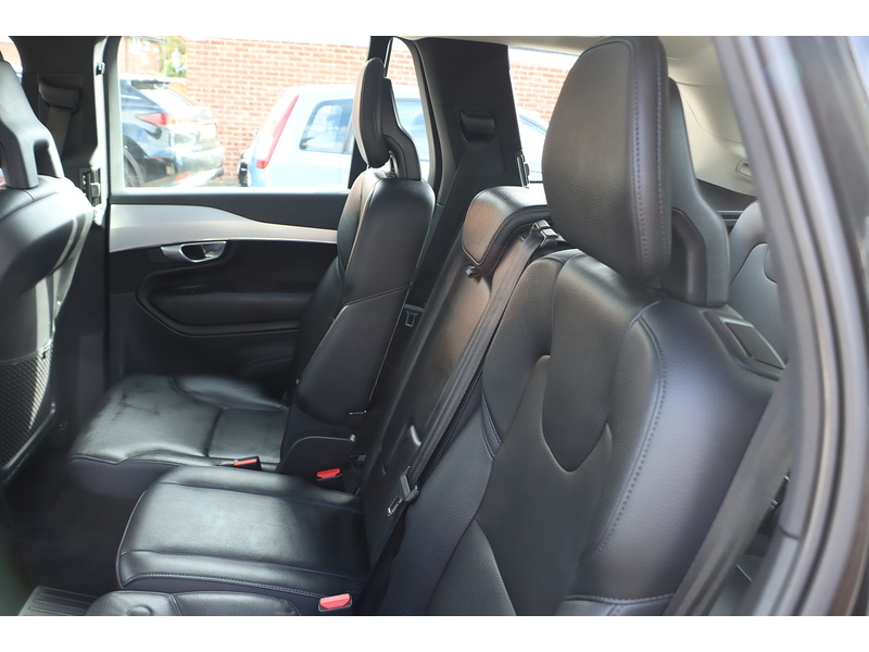 Volvo 2.0H T8 TWIN ENGINE 9.2KWH MOMENTUM SUV 5DR PETROL PLUG-IN HYBRID 4WD AUTO 7 SEATER SUNROOF HEATED SEATS SAT NAV APPLE CARPLAY ONLY 79000 MILES FSH 72-74 Mitcham Road