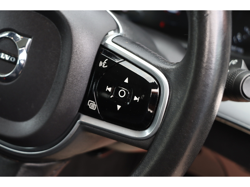 Volvo 2.0H T8 TWIN ENGINE 9.2KWH MOMENTUM SUV 5DR PETROL PLUG-IN HYBRID 4WD AUTO 7 SEATER SUNROOF HEATED SEATS SAT NAV APPLE CARPLAY ONLY 79000 MILES FSH 72-74 Mitcham Road
