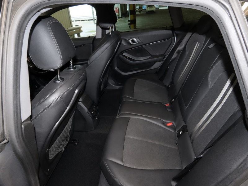 BMW 218I 1.5 SPORT (LCP) SALOON 4DR PETROL DCT AUTO SAT NAV BLUETOOTH DAB STEREO PARKING AIDS JUST 2 OWNERS ONLY 60000 MILES FSH 5 SERVICES NO ULEZ CHARGE 72-74 Mitcham Road