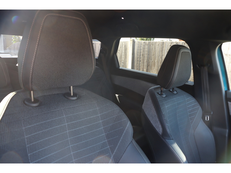 Peugeot 1.2 ALLURE SUV 5DR PETROL HYBRID E-DSC6 AUTO 7 SEATER SAT NAV BLUETOOTH DAB STEREO APPLE CARPLAY REAR CAMERA PARKING AIDS 1 OWNER ONLY 24000 MILES FSH 72-74 Mitcham Road