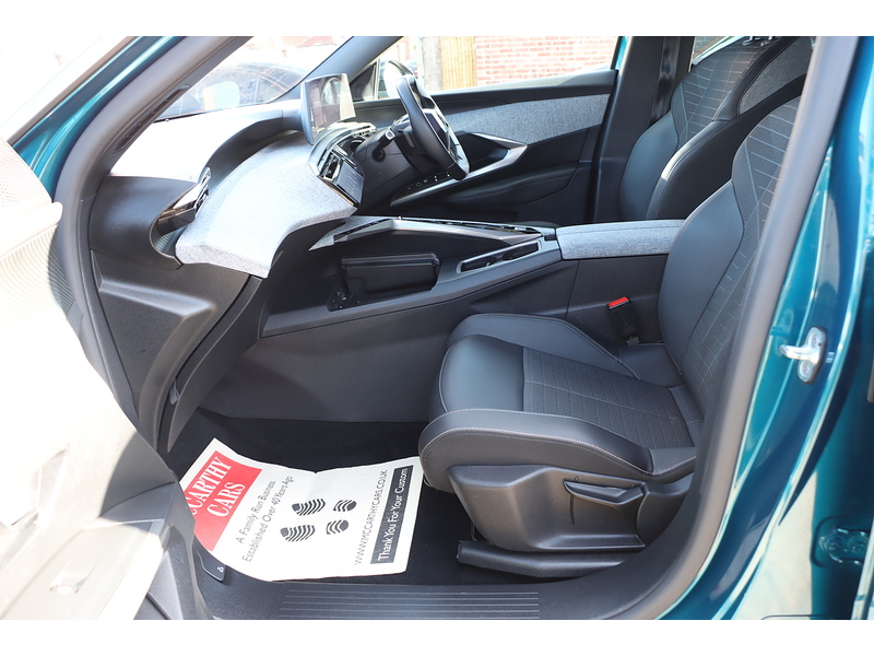 Peugeot 1.2 ALLURE SUV 5DR PETROL HYBRID E-DSC6 AUTO 7 SEATER SAT NAV BLUETOOTH DAB STEREO APPLE CARPLAY REAR CAMERA PARKING AIDS 1 OWNER ONLY 24000 MILES FSH 72-74 Mitcham Road