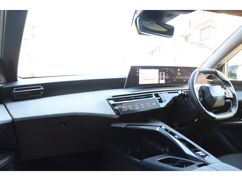 Peugeot 1.2 ALLURE SUV 5DR PETROL HYBRID E-DSC6 AUTO 7 SEATER SAT NAV BLUETOOTH DAB STEREO APPLE CARPLAY REAR CAMERA PARKING AIDS 1 OWNER ONLY 24000 MILES FSH 72-74 Mitcham Road
