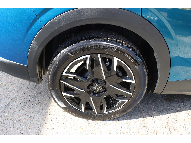 Peugeot 1.2 ALLURE SUV 5DR PETROL HYBRID E-DSC6 AUTO 7 SEATER SAT NAV BLUETOOTH DAB STEREO APPLE CARPLAY REAR CAMERA PARKING AIDS 1 OWNER ONLY 24000 MILES FSH 72-74 Mitcham Road