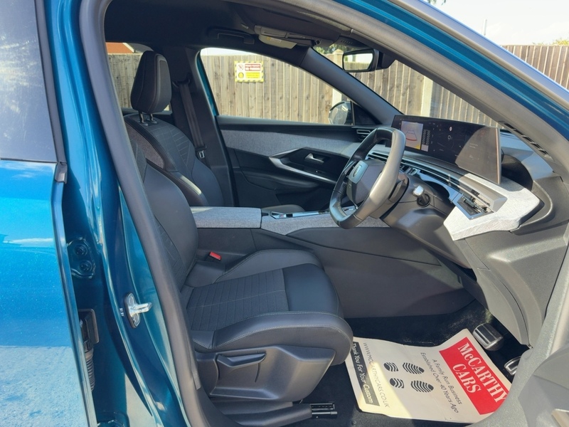 Peugeot 1.2 ALLURE SUV 5DR PETROL HYBRID E-DSC6 AUTO 7 SEATER SAT NAV BLUETOOTH DAB STEREO APPLE CARPLAY REAR CAMERA PARKING AIDS 1 OWNER ONLY 24000 MILES FSH 72-74 Mitcham Road