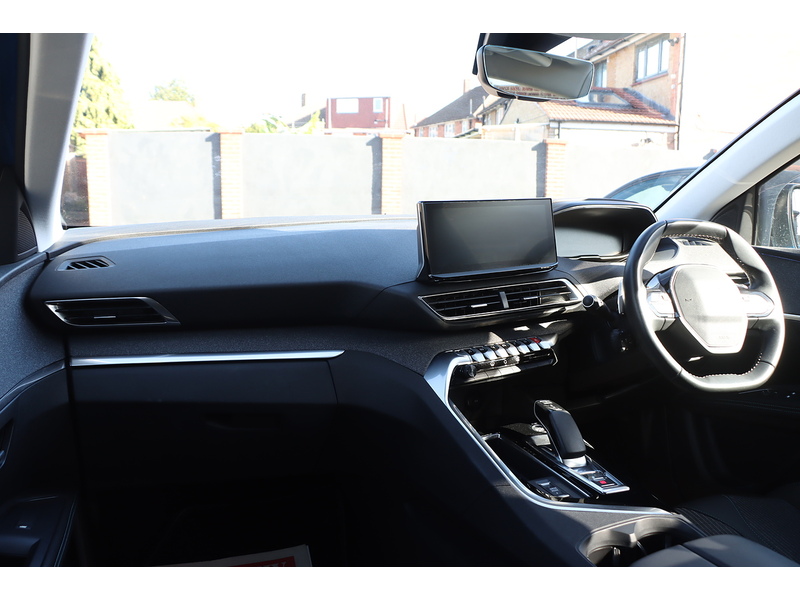 Peugeot 1.6 13.2KWH ALLURE PREMIUM SUV 5DR PETROL PLUG-IN HYBRID E-EAT EURO 6 (S/S) (225 PS) SAT NAV APPLE CARPLAY ANDROID AUTO REAR CAM PARKING AIDS DAB 72-74 Mitcham Road