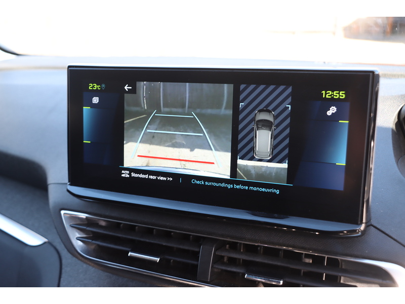 Peugeot 1.6 13.2KWH ALLURE PREMIUM SUV 5DR PETROL PLUG-IN HYBRID E-EAT EURO 6 (S/S) (225 PS) SAT NAV APPLE CARPLAY ANDROID AUTO REAR CAM PARKING AIDS DAB 72-74 Mitcham Road