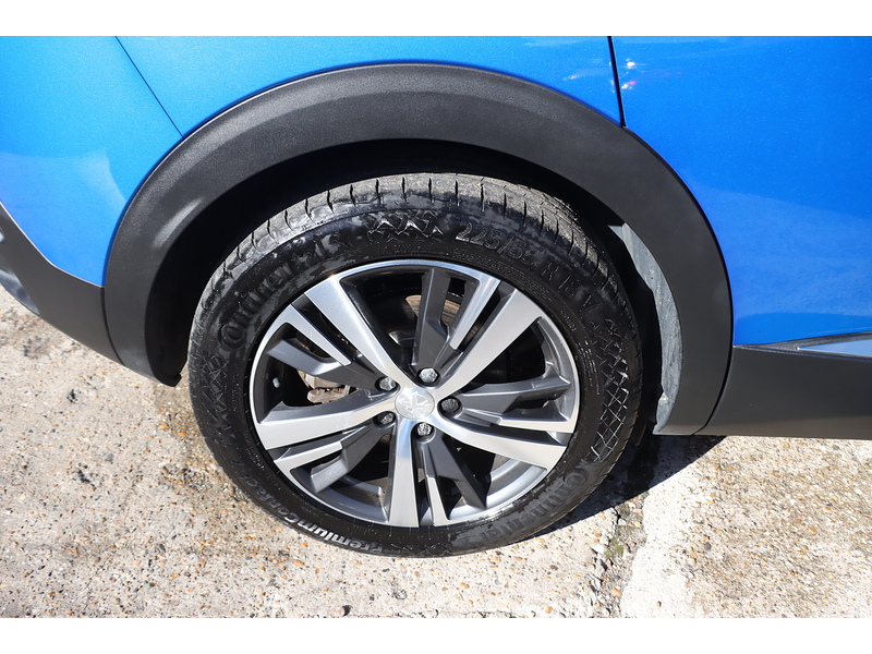 Peugeot 1.6 13.2KWH ALLURE PREMIUM SUV 5DR PETROL PLUG-IN HYBRID E-EAT EURO 6 (S/S) (225 PS) SAT NAV APPLE CARPLAY ANDROID AUTO REAR CAM PARKING AIDS DAB 72-74 Mitcham Road