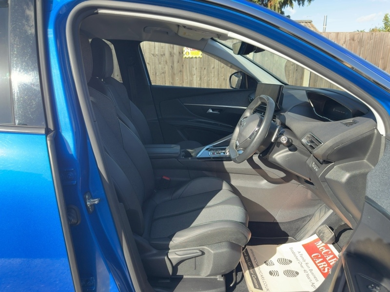 Peugeot 1.6 13.2KWH ALLURE PREMIUM SUV 5DR PETROL PLUG-IN HYBRID E-EAT EURO 6 (S/S) (225 PS) SAT NAV APPLE CARPLAY ANDROID AUTO REAR CAM PARKING AIDS DAB 72-74 Mitcham Road