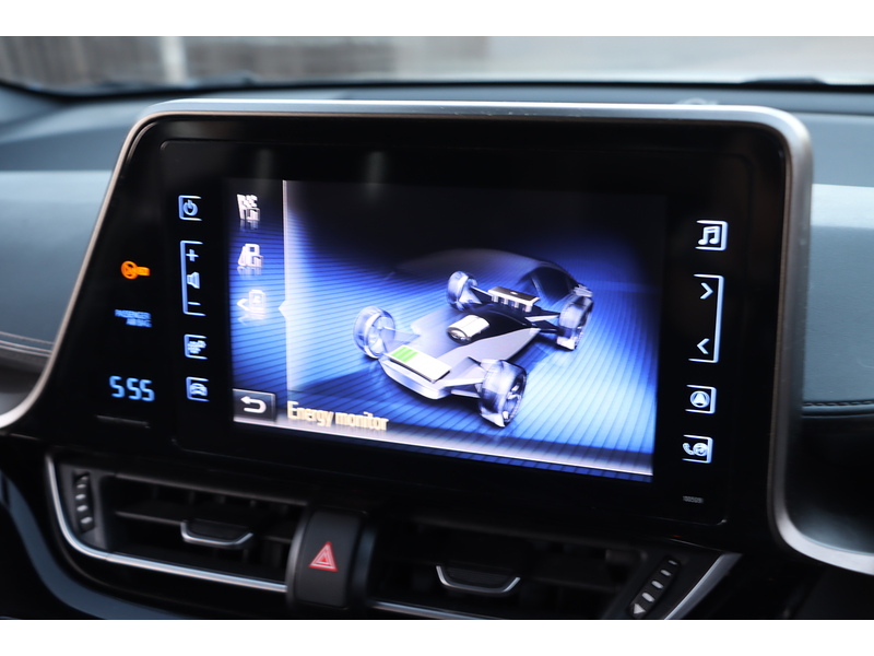 Toyota 
1.8 VVT-H DESIGN SUV 5DR PETROL HYBRID AUTO EURO 6 (S/S) (122 PS) SAT NAV REAR CAM BLUETOOTH DAB JUST 2 OWNERS ONLY 58000 MILES SERVICE HISTORY 72-74 Mitcham Road