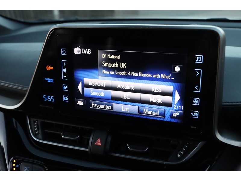 Toyota 
1.8 VVT-H DESIGN SUV 5DR PETROL HYBRID AUTO EURO 6 (S/S) (122 PS) SAT NAV REAR CAM BLUETOOTH DAB JUST 2 OWNERS ONLY 58000 MILES SERVICE HISTORY 72-74 Mitcham Road