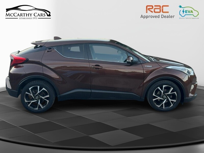 Toyota 
1.8 VVT-H DESIGN SUV 5DR PETROL HYBRID AUTO EURO 6 (S/S) (122 PS) SAT NAV REAR CAM BLUETOOTH DAB JUST 2 OWNERS ONLY 58000 MILES SERVICE HISTORY 72-74 Mitcham Road