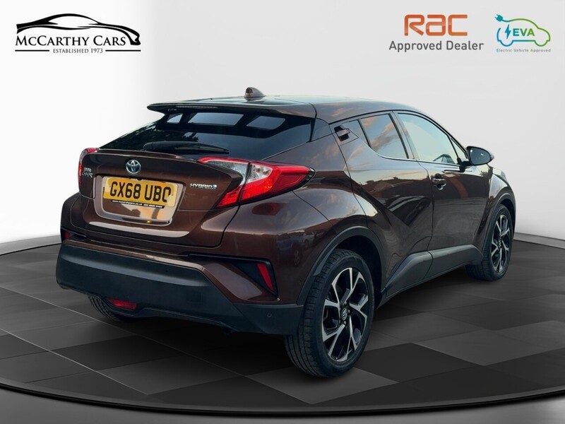 Toyota 
1.8 VVT-H DESIGN SUV 5DR PETROL HYBRID AUTO EURO 6 (S/S) (122 PS) SAT NAV REAR CAM BLUETOOTH DAB JUST 2 OWNERS ONLY 58000 MILES SERVICE HISTORY 72-74 Mitcham Road