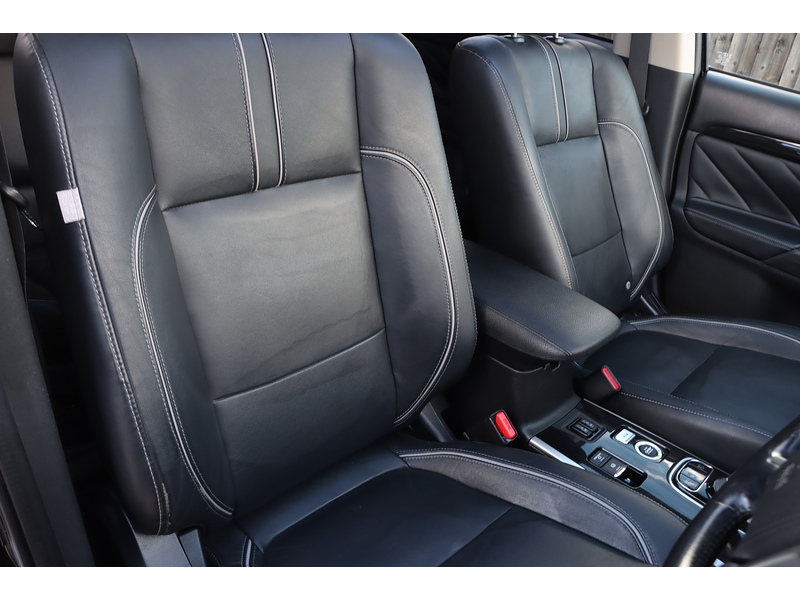 Mitsubishi 2.0h 12kWh 4h SUV 5dr Petrol Plug-in Hybrid CVT 4WD Euro 6 (s/s) (200 ps) 72-74 Mitcham Road