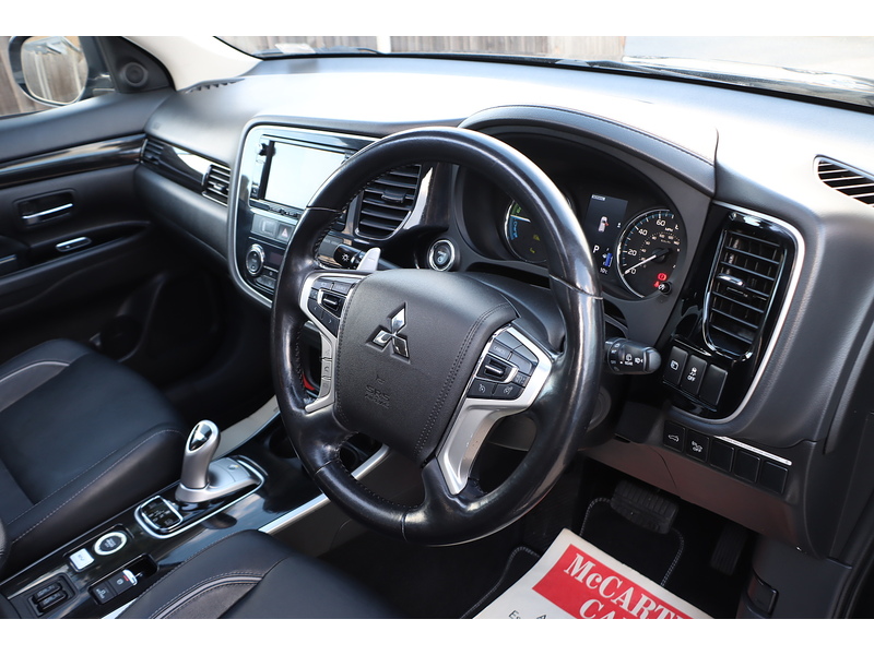 Mitsubishi 2.0h 12kWh 4h SUV 5dr Petrol Plug-in Hybrid CVT 4WD Euro 6 (s/s) (200 ps) 72-74 Mitcham Road