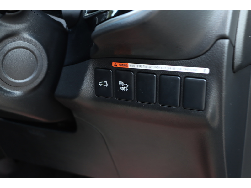 Mitsubishi 2.0h 12kWh 4h SUV 5dr Petrol Plug-in Hybrid CVT 4WD Euro 6 (s/s) (200 ps) 72-74 Mitcham Road