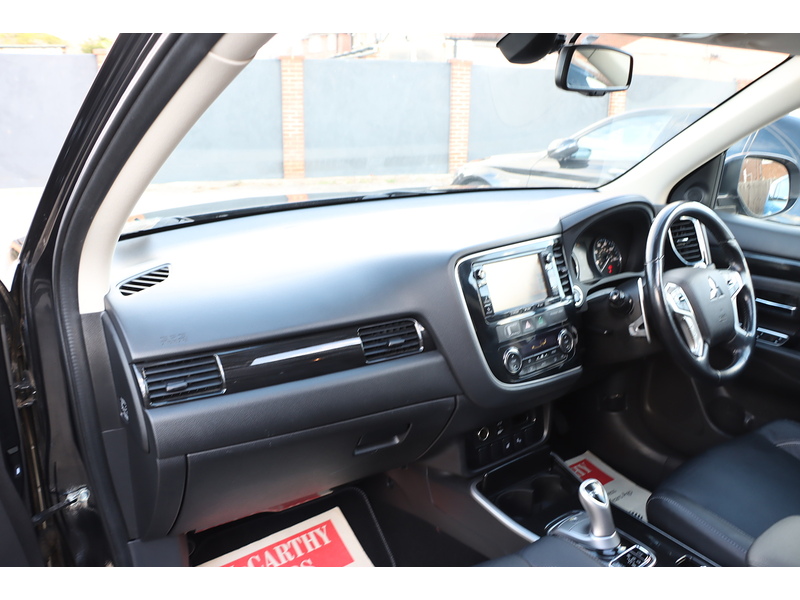 Mitsubishi 2.0h 12kWh 4h SUV 5dr Petrol Plug-in Hybrid CVT 4WD Euro 6 (s/s) (200 ps) 72-74 Mitcham Road