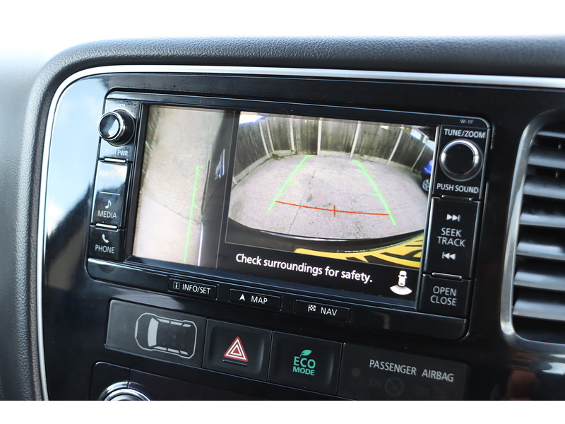 Mitsubishi 2.0h 12kWh 4h SUV 5dr Petrol Plug-in Hybrid CVT 4WD Euro 6 (s/s) (200 ps) 72-74 Mitcham Road