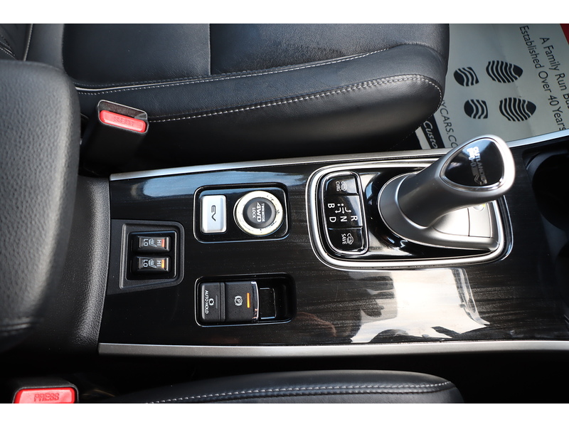 Mitsubishi 2.0h 12kWh 4h SUV 5dr Petrol Plug-in Hybrid CVT 4WD Euro 6 (s/s) (200 ps) 72-74 Mitcham Road
