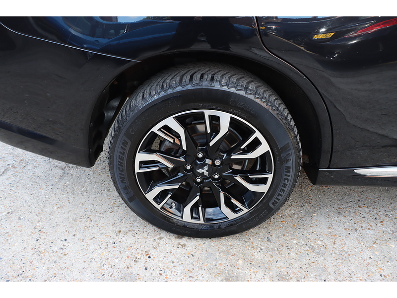 Mitsubishi 2.0h 12kWh 4h SUV 5dr Petrol Plug-in Hybrid CVT 4WD Euro 6 (s/s) (200 ps) 72-74 Mitcham Road
