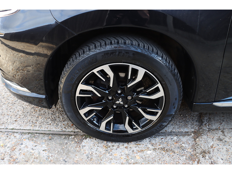 Mitsubishi 2.0h 12kWh 4h SUV 5dr Petrol Plug-in Hybrid CVT 4WD Euro 6 (s/s) (200 ps) 72-74 Mitcham Road