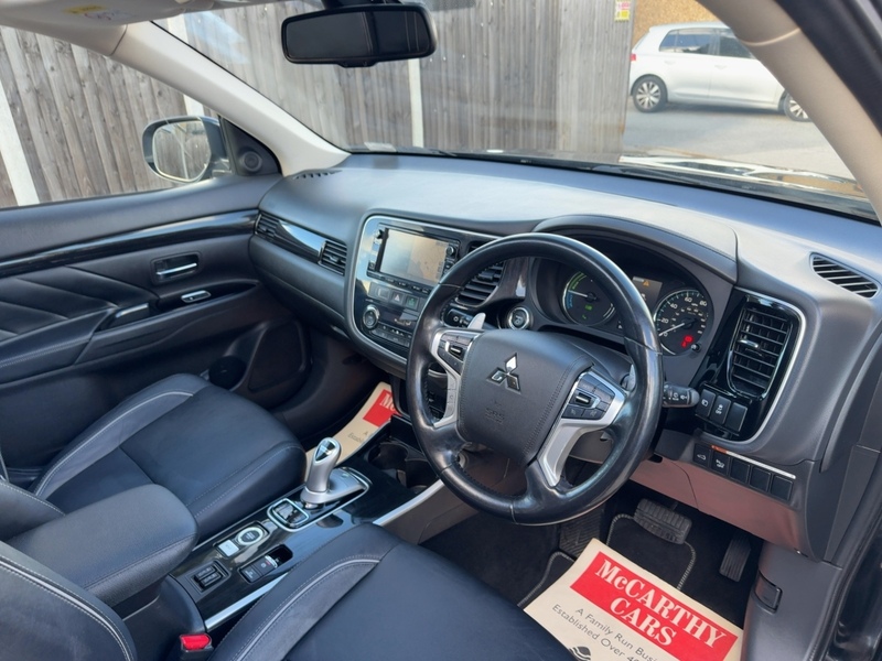 Mitsubishi 2.0h 12kWh 4h SUV 5dr Petrol Plug-in Hybrid CVT 4WD Euro 6 (s/s) (200 ps) 72-74 Mitcham Road