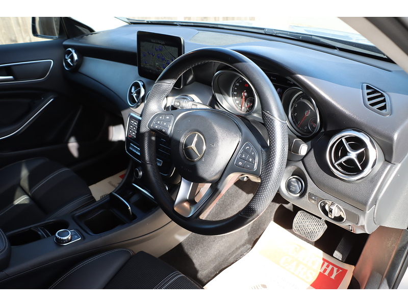 Mercedes-Benz 1.6 GLA180 GPF Urban Edition SUV 5dr Petrol 7G-DCT Euro 6 (s/s) (122 ps) 72-74 Mitcham Road