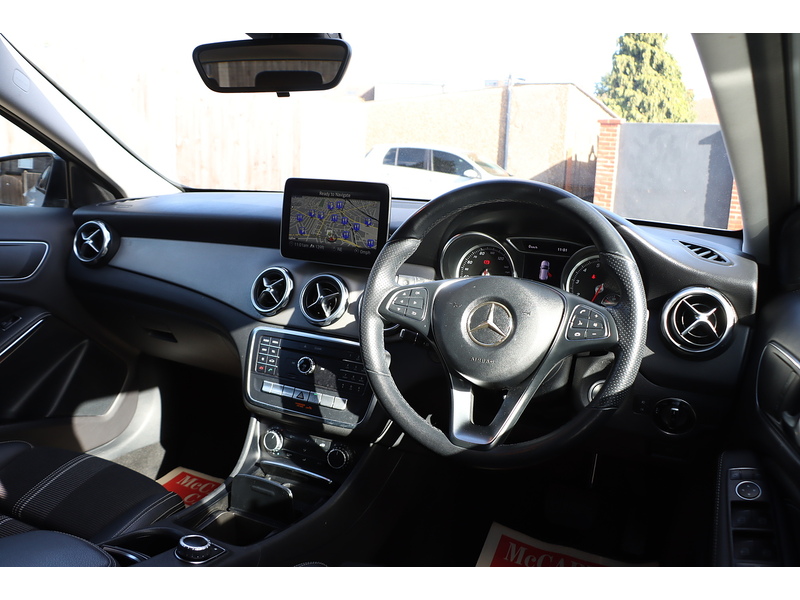 Mercedes-Benz 1.6 GLA180 GPF Urban Edition SUV 5dr Petrol 7G-DCT Euro 6 (s/s) (122 ps) 72-74 Mitcham Road