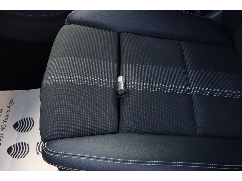 Mercedes-Benz 1.6 GLA180 GPF Urban Edition SUV 5dr Petrol 7G-DCT Euro 6 (s/s) (122 ps) 72-74 Mitcham Road