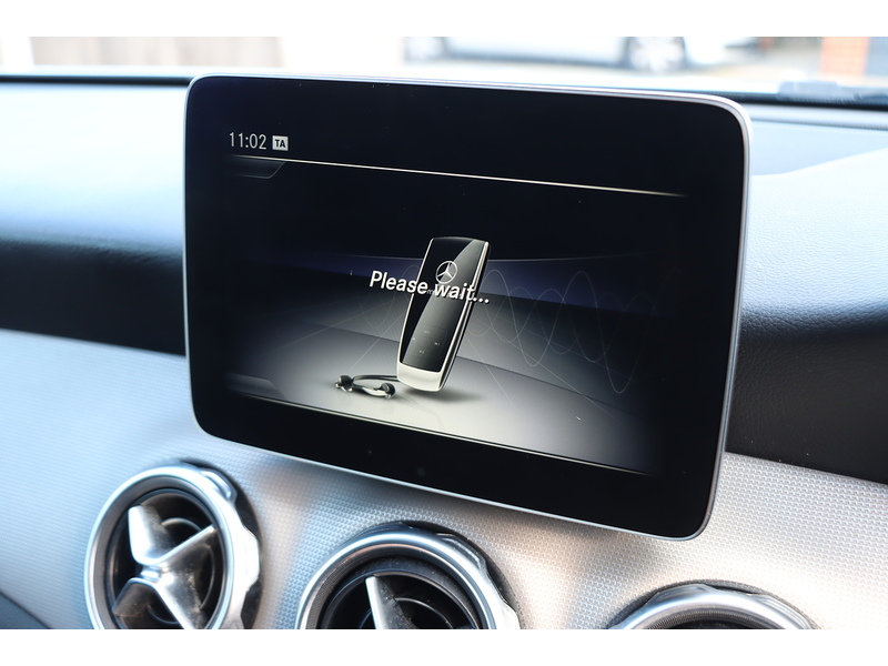 Mercedes-Benz 1.6 GLA180 GPF Urban Edition SUV 5dr Petrol 7G-DCT Euro 6 (s/s) (122 ps) 72-74 Mitcham Road