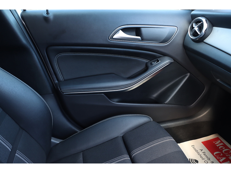 Mercedes-Benz 1.6 GLA180 GPF Urban Edition SUV 5dr Petrol 7G-DCT Euro 6 (s/s) (122 ps) 72-74 Mitcham Road