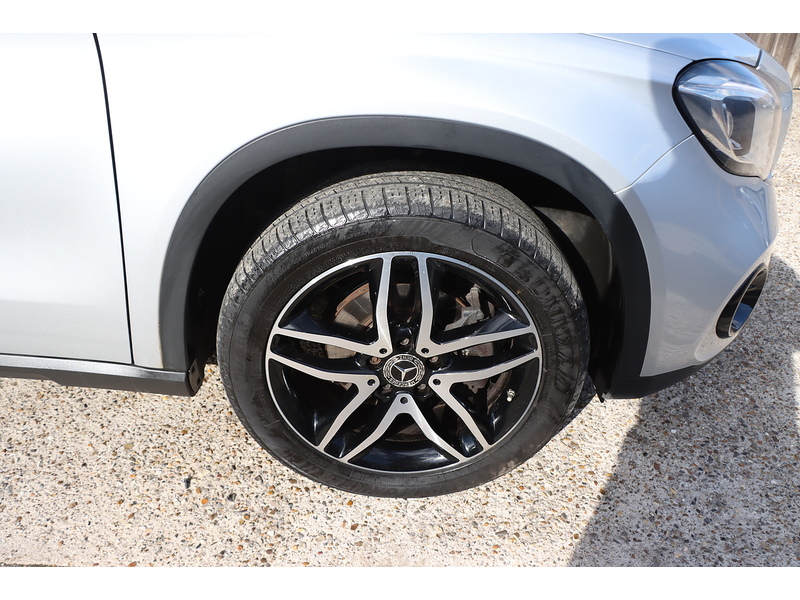 Mercedes-Benz 1.6 GLA180 GPF Urban Edition SUV 5dr Petrol 7G-DCT Euro 6 (s/s) (122 ps) 72-74 Mitcham Road