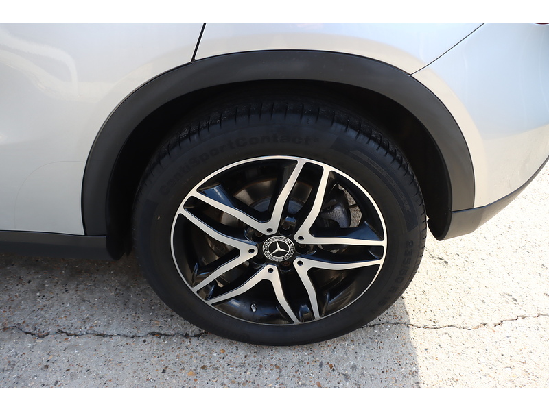Mercedes-Benz 1.6 GLA180 GPF Urban Edition SUV 5dr Petrol 7G-DCT Euro 6 (s/s) (122 ps) 72-74 Mitcham Road