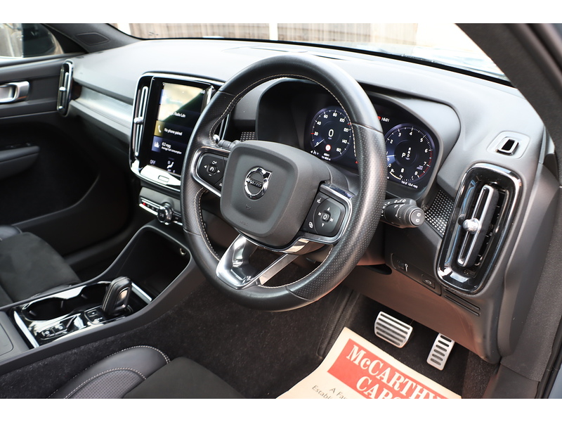 Volvo 2.0 B4 MHEV R-Design SUV 5dr Petrol Hybrid Auto AWD Euro 6 (s/s) (197 ps) 72-74 Mitcham Road