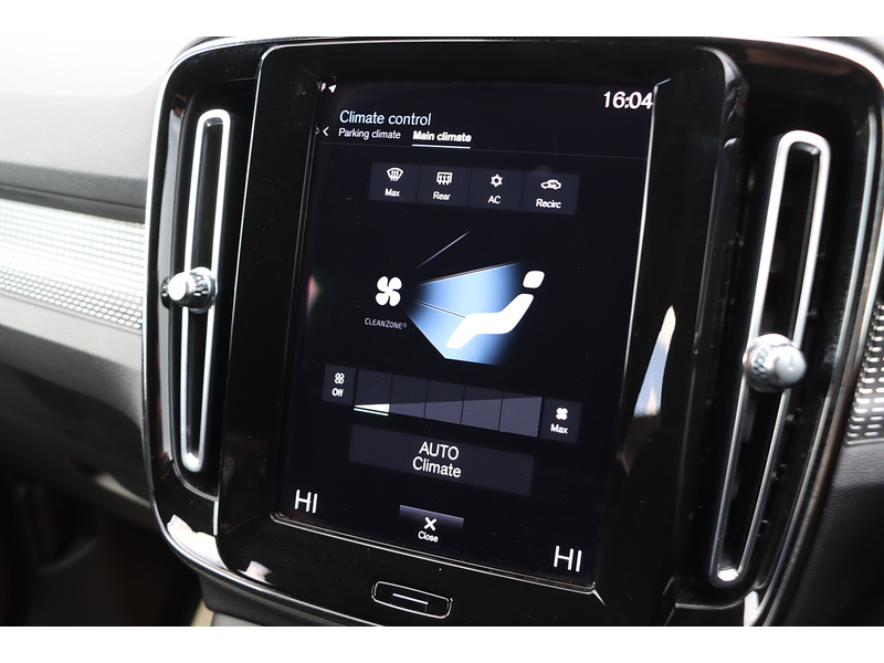 Volvo 2.0 B4 MHEV R-Design SUV 5dr Petrol Hybrid Auto AWD Euro 6 (s/s) (197 ps) 72-74 Mitcham Road