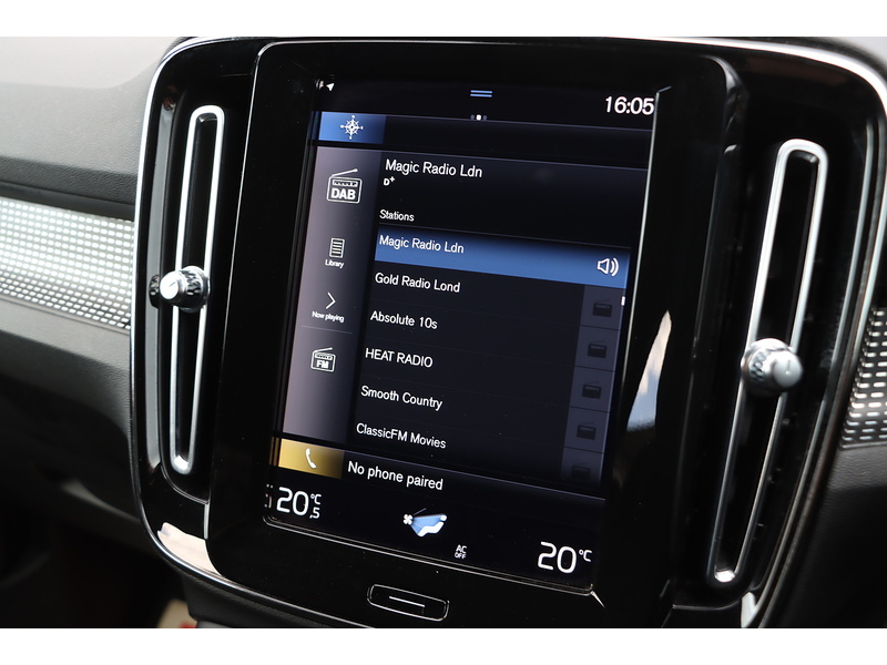 Volvo 2.0 B4 MHEV R-Design SUV 5dr Petrol Hybrid Auto AWD Euro 6 (s/s) (197 ps) 72-74 Mitcham Road