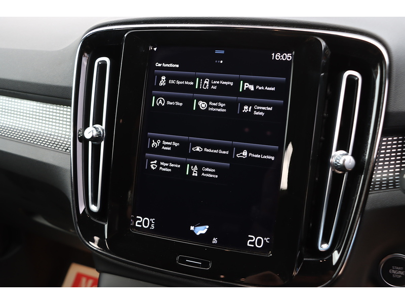 Volvo 2.0 B4 MHEV R-Design SUV 5dr Petrol Hybrid Auto AWD Euro 6 (s/s) (197 ps) 72-74 Mitcham Road