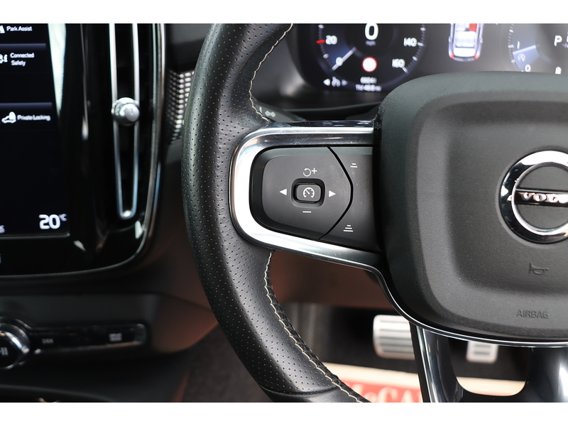 Volvo 2.0 B4 MHEV R-Design SUV 5dr Petrol Hybrid Auto AWD Euro 6 (s/s) (197 ps) 72-74 Mitcham Road