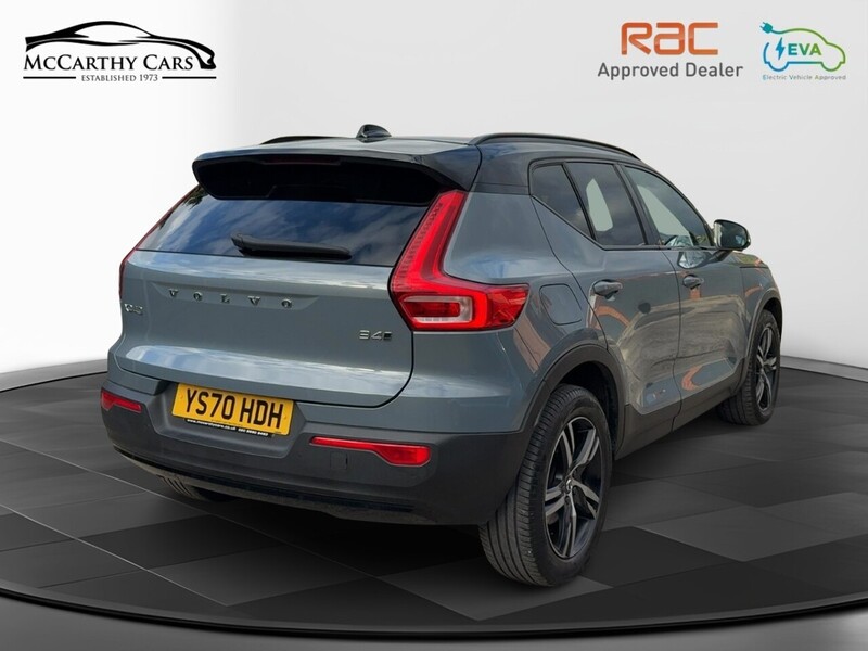 Volvo 2.0 B4 MHEV R-Design SUV 5dr Petrol Hybrid Auto AWD Euro 6 (s/s) (197 ps) 72-74 Mitcham Road