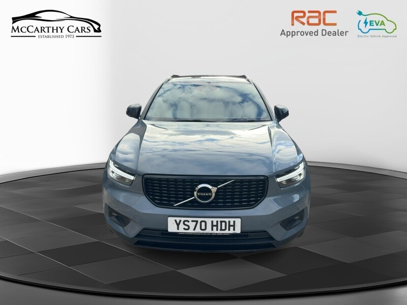 Volvo 2.0 B4 MHEV R-Design SUV 5dr Petrol Hybrid Auto AWD Euro 6 (s/s) (197 ps) 72-74 Mitcham Road