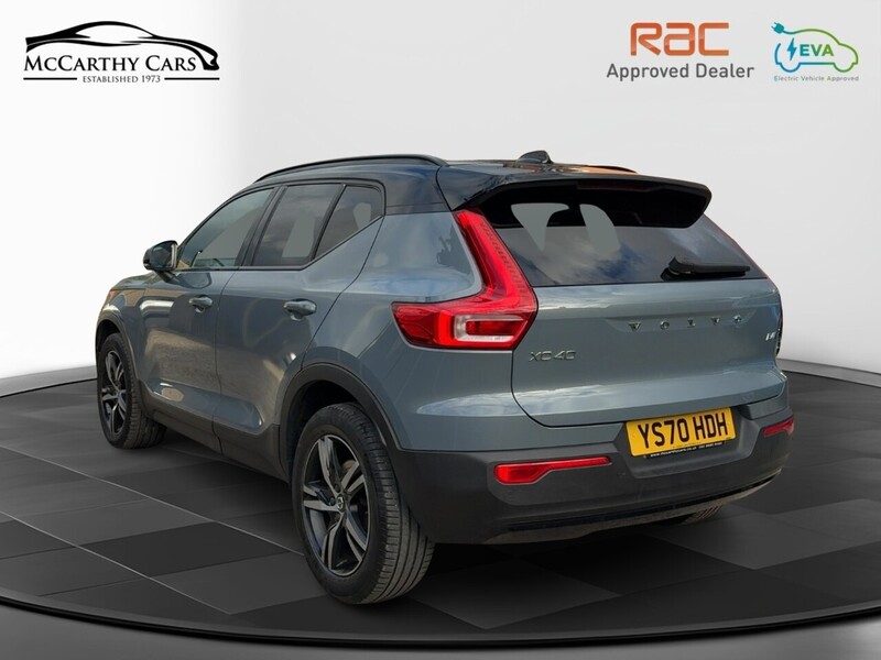 Volvo 2.0 B4 MHEV R-Design SUV 5dr Petrol Hybrid Auto AWD Euro 6 (s/s) (197 ps) 72-74 Mitcham Road