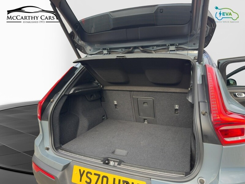 Volvo 2.0 B4 MHEV R-Design SUV 5dr Petrol Hybrid Auto AWD Euro 6 (s/s) (197 ps) 72-74 Mitcham Road
