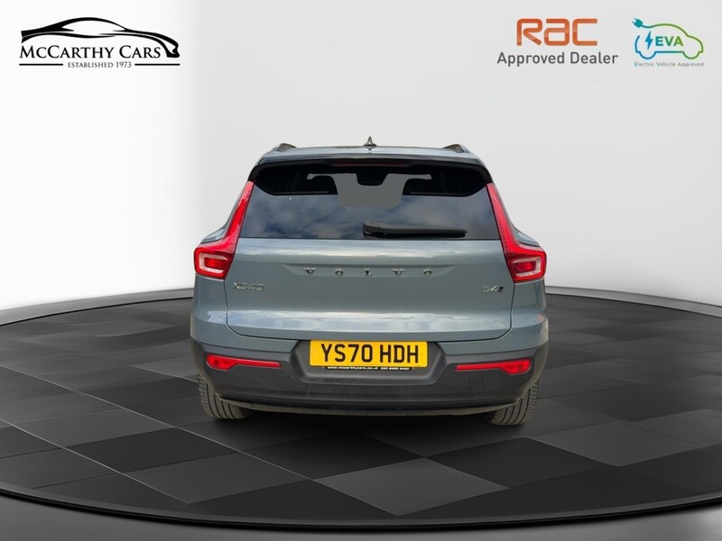 Volvo 2.0 B4 MHEV R-Design SUV 5dr Petrol Hybrid Auto AWD Euro 6 (s/s) (197 ps) 72-74 Mitcham Road