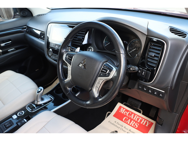 Mitsubishi 2.0h 12kWh 5hs SUV 5dr Petrol Plug-in Hybrid CVT 4WD Euro 6 (s/s) (200 ps) 72-74 Mitcham Road