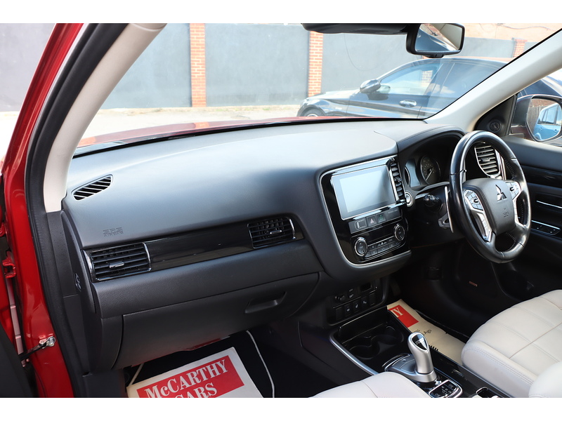 Mitsubishi 2.0h 12kWh 5hs SUV 5dr Petrol Plug-in Hybrid CVT 4WD Euro 6 (s/s) (200 ps) 72-74 Mitcham Road
