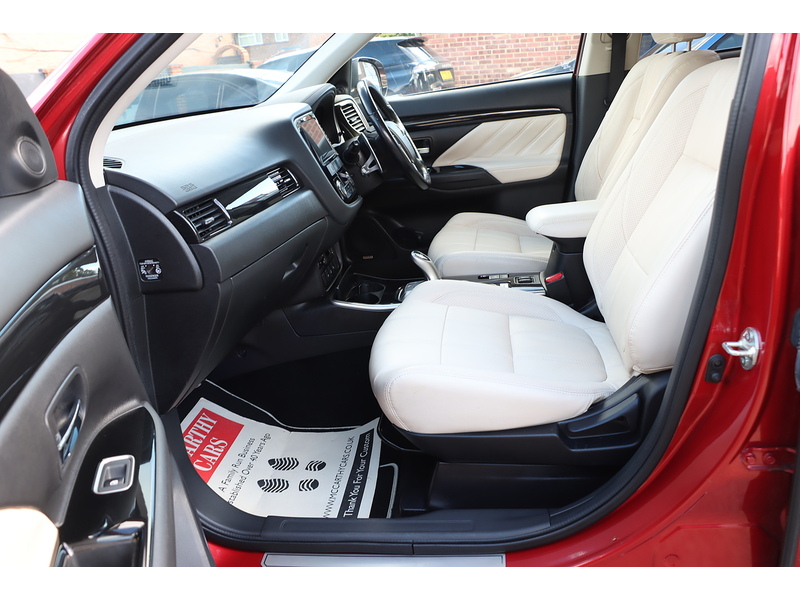 Mitsubishi 2.0h 12kWh 5hs SUV 5dr Petrol Plug-in Hybrid CVT 4WD Euro 6 (s/s) (200 ps) 72-74 Mitcham Road