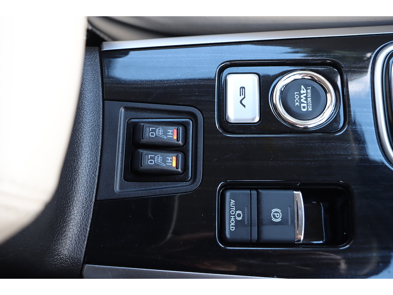 Mitsubishi 2.0h 12kWh 5hs SUV 5dr Petrol Plug-in Hybrid CVT 4WD Euro 6 (s/s) (200 ps) 72-74 Mitcham Road