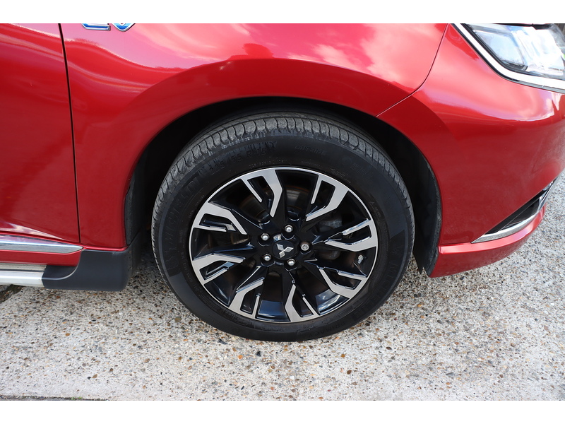 Mitsubishi 2.0h 12kWh 5hs SUV 5dr Petrol Plug-in Hybrid CVT 4WD Euro 6 (s/s) (200 ps) 72-74 Mitcham Road
