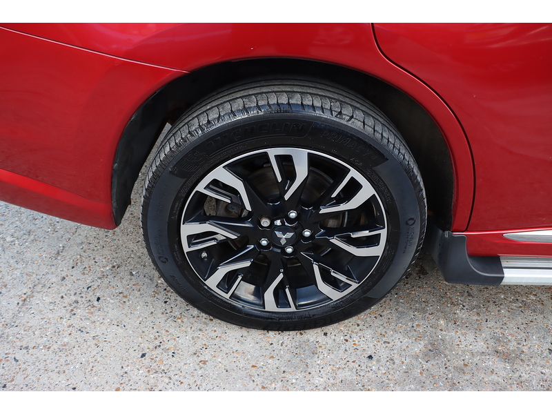 Mitsubishi 2.0h 12kWh 5hs SUV 5dr Petrol Plug-in Hybrid CVT 4WD Euro 6 (s/s) (200 ps) 72-74 Mitcham Road